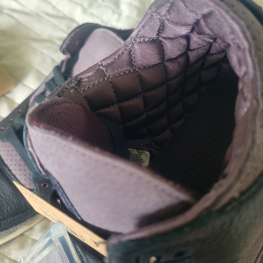 Jordan Women's Sneakers Black and Purple - Picture 7 of 8